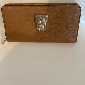 Michael Kors Hamilton Traveler